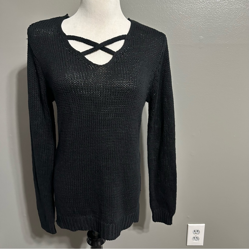 Alya‎ women’s size medium cable knit sweater V-neck with crisscross front black - Picture 2 of 10